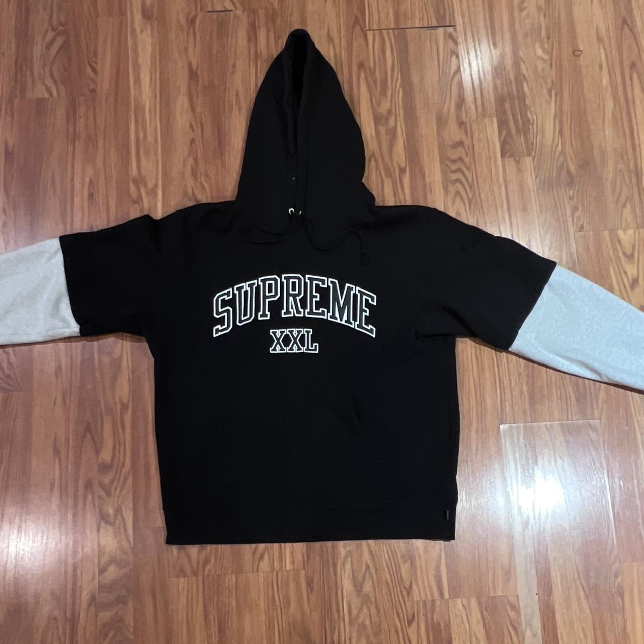 Supreme XXL hoodie Never worn Size L sick front...