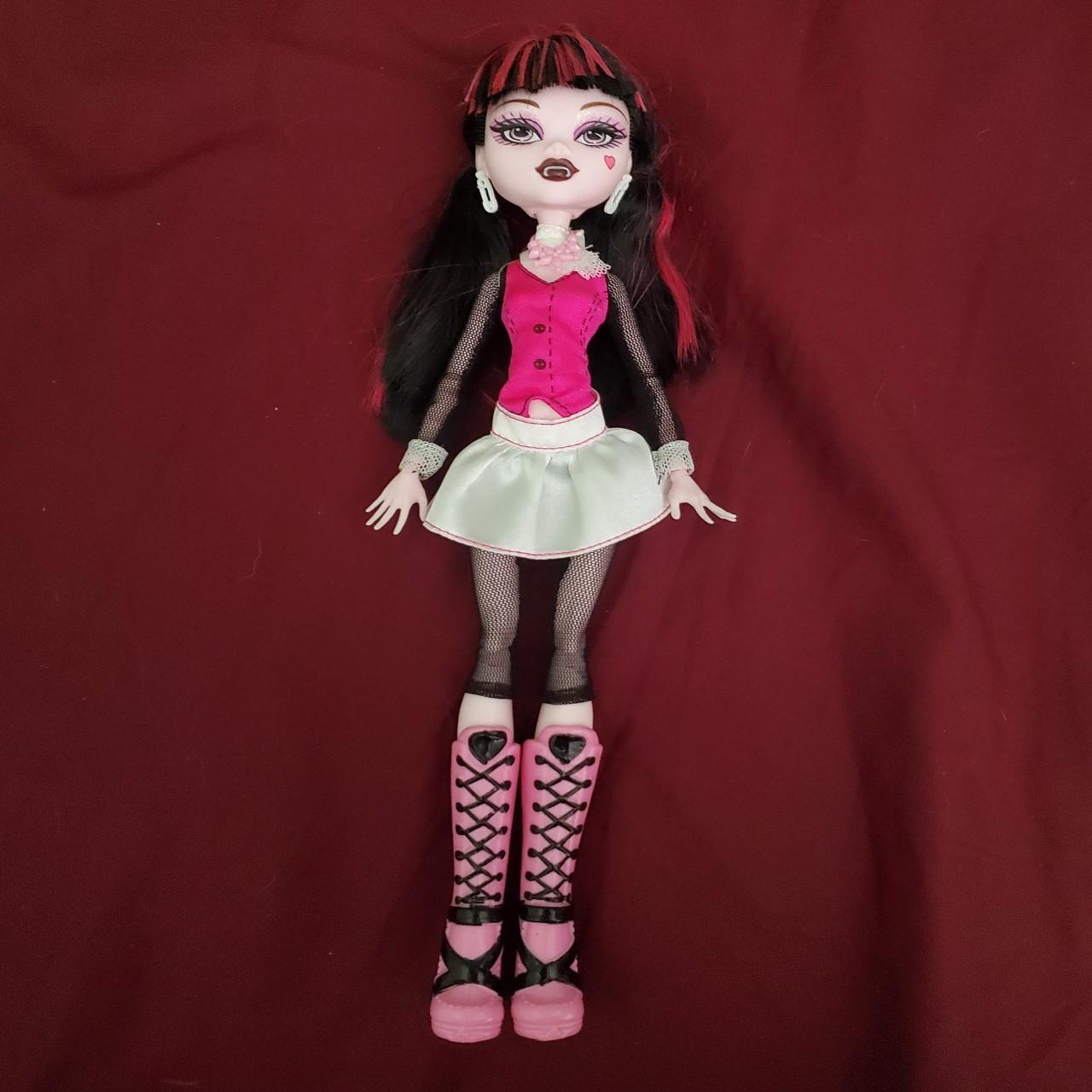 Draculaura from the main ghouls... - Depop