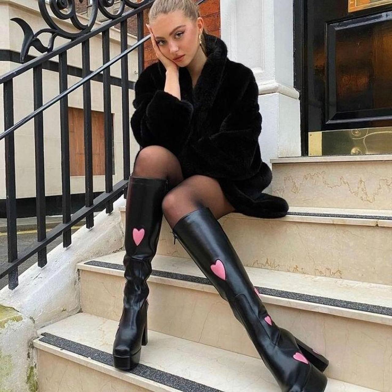 Lamoda Women's Black and Pink Boots | Depop