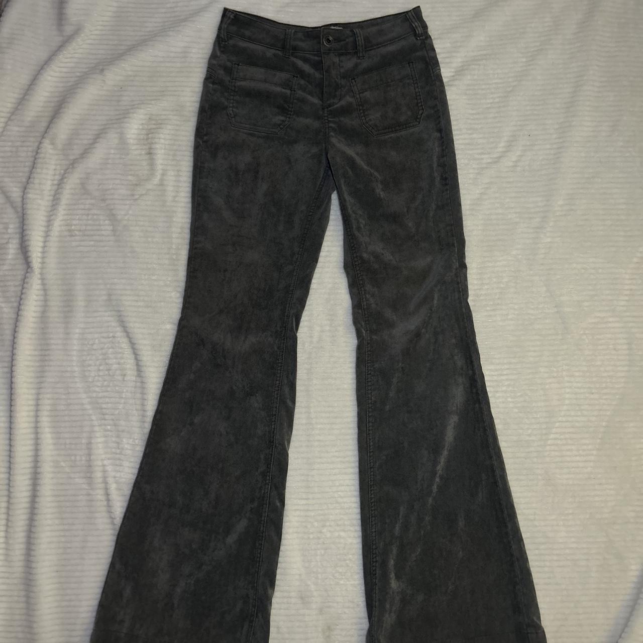 Free people flared low rise bottoms! Never worn ️ - Depop