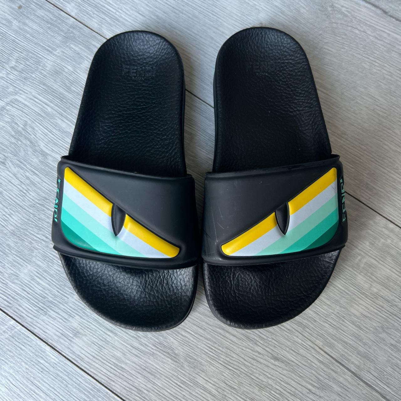 Shops fendi kids sliders