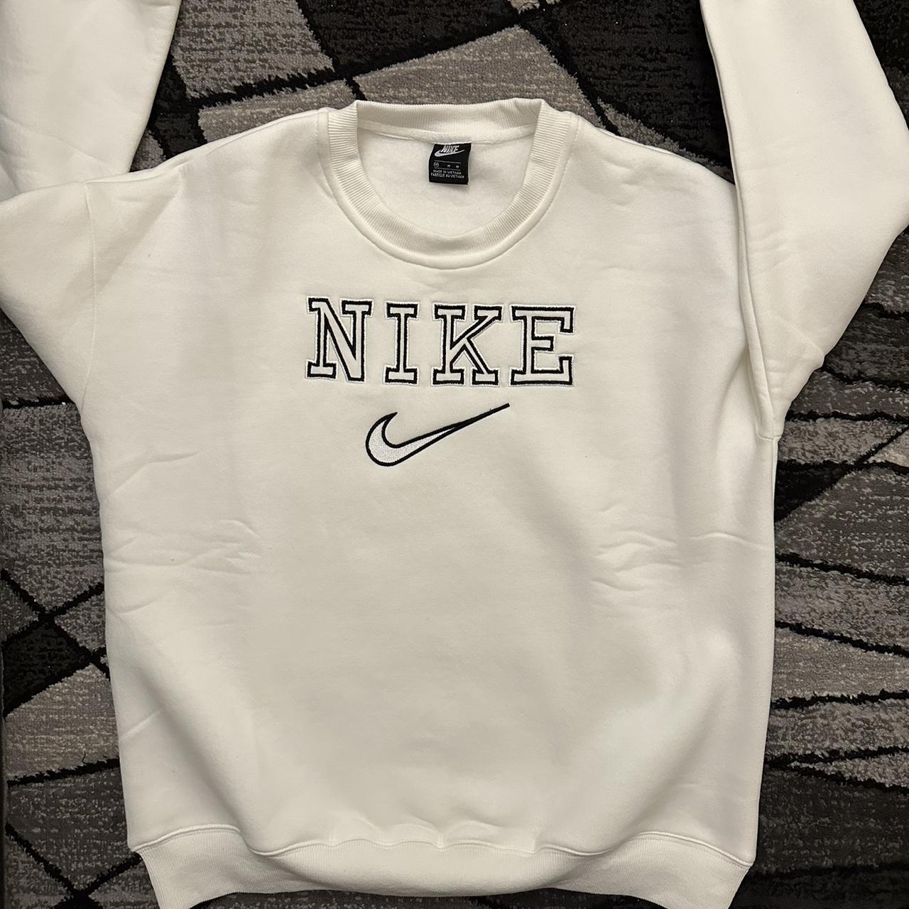 Nike Men's White and Black Jumper | Depop