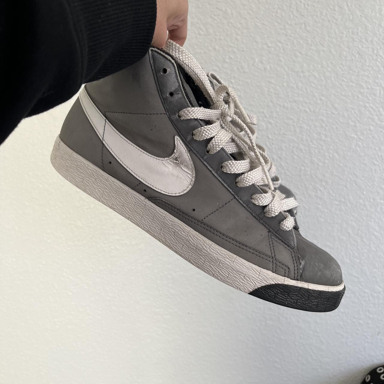 blazer nike grey