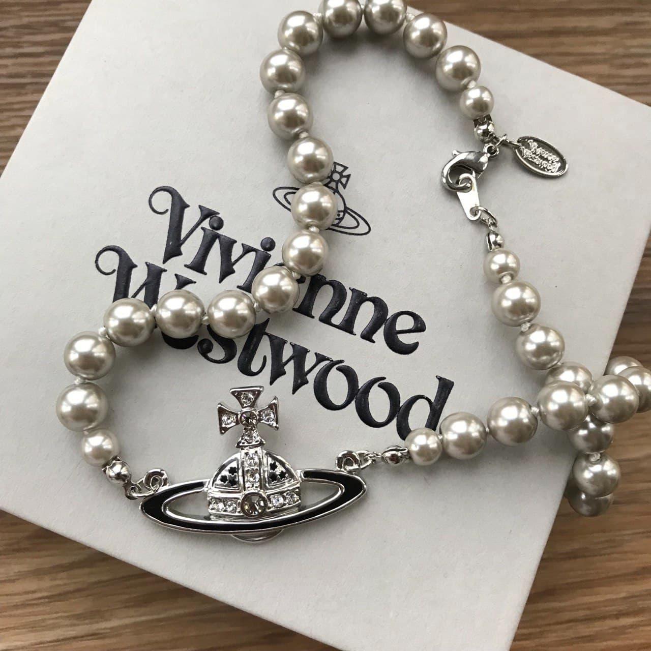 Vivienne Westwood pearl chocker necklace Shipping... - Depop