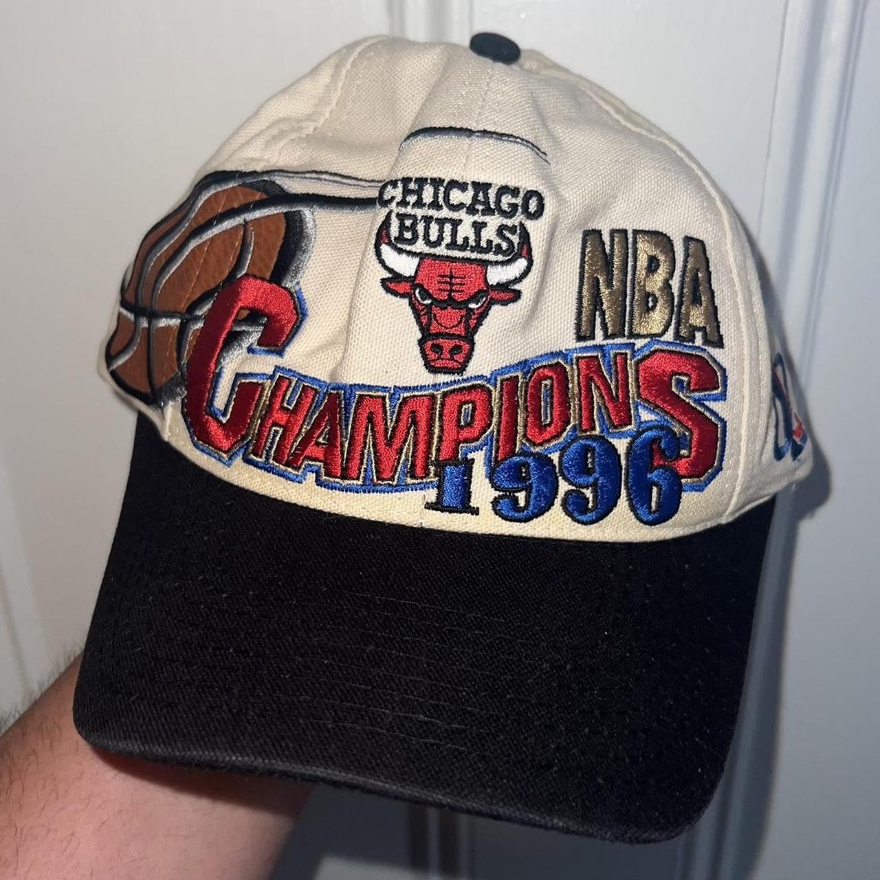 Vintage 90s Chicago Bulls 1996 NBA Champions Logo...