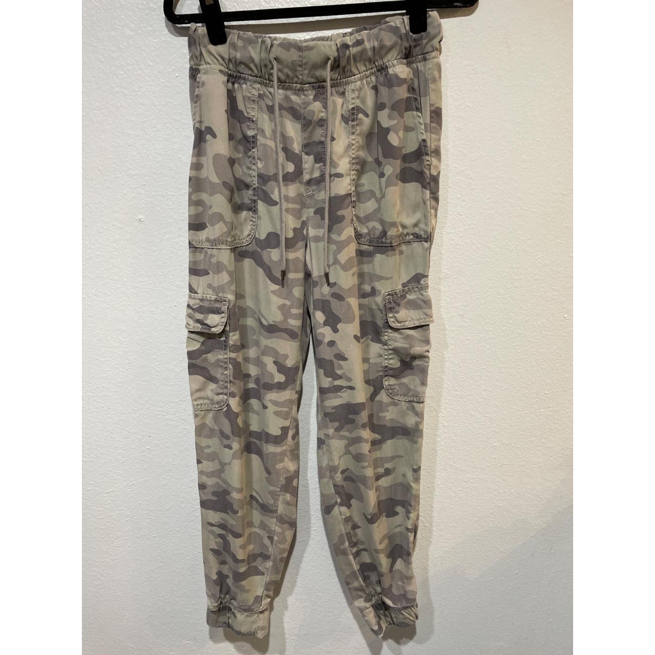 American Eagle XS Camo Cargo Joggers Women’s size... Depop