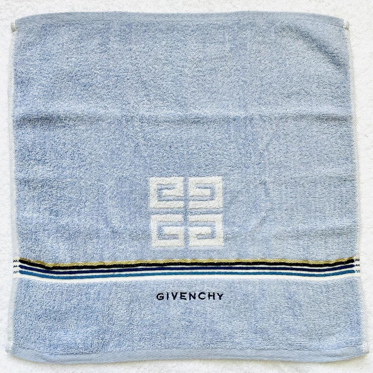 Givenchy towels discount