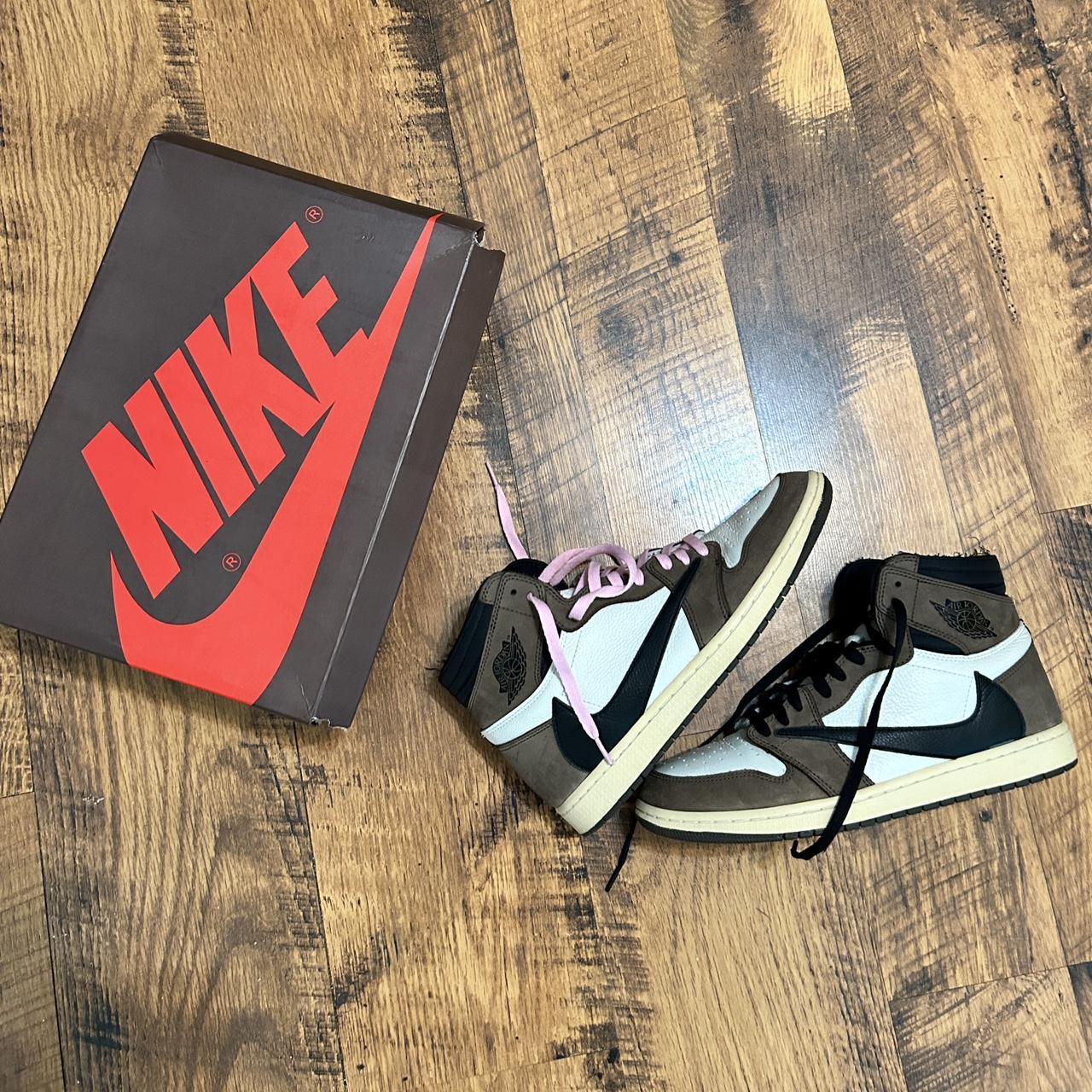 travis scott 1s in box