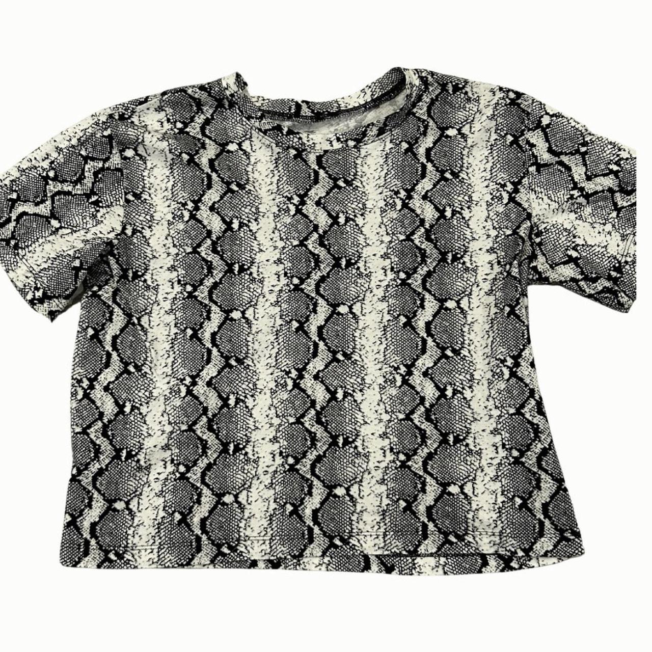 Hollister Black White Snake Print Short Sleeve Tee