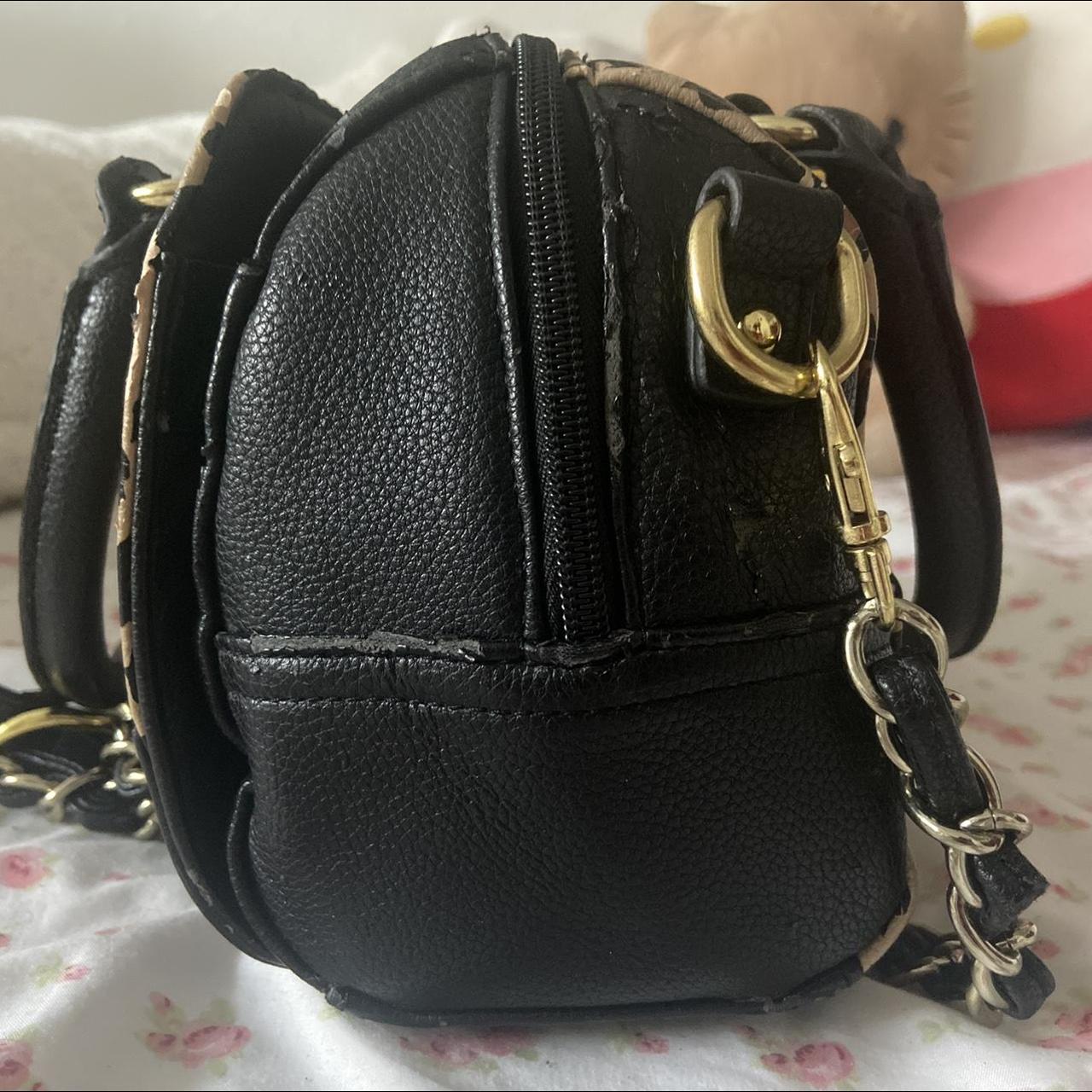 black hello kitty purse it is peeled up a bit in - Depop