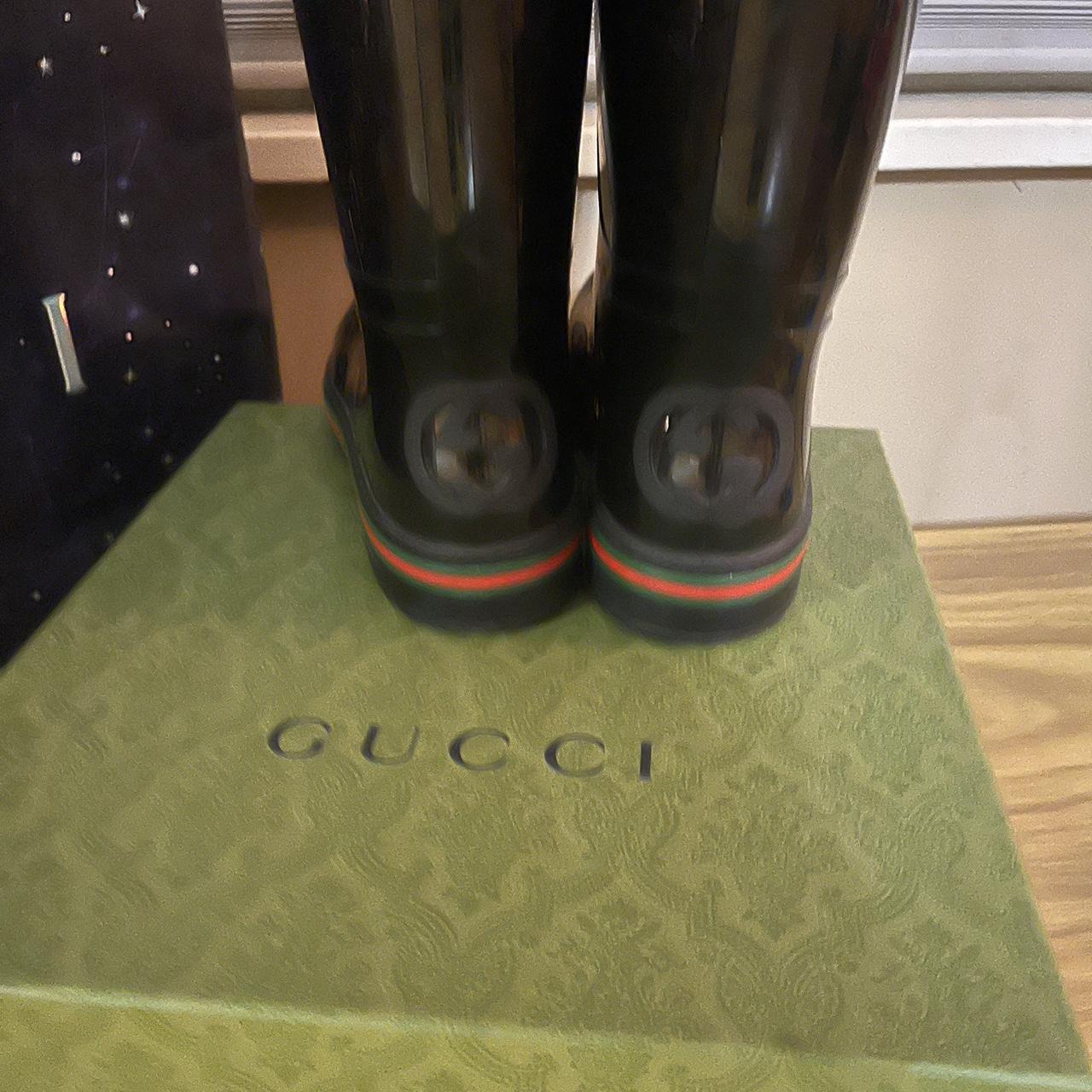 Gucci Women's Black and Red Boots | Depop