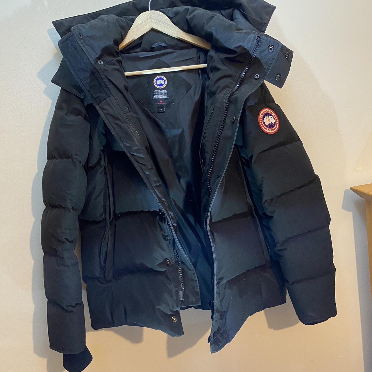 Canada goose wyndham parka Black - Depop