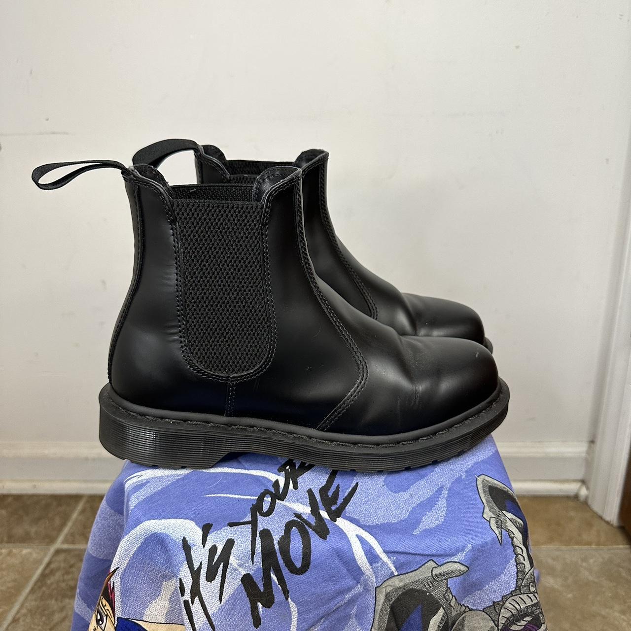 2976 smooth leather chelsea boots white