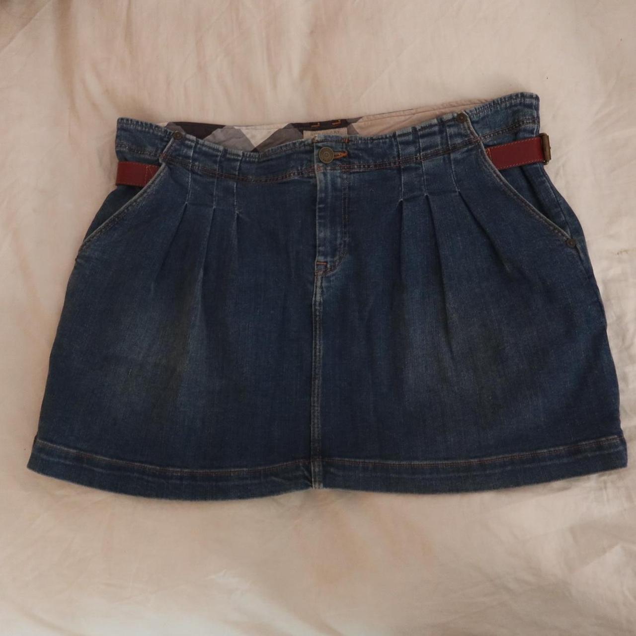 Burberry denim skirt great condition super cute