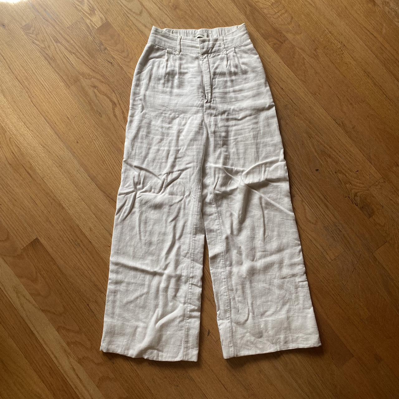 Abercrombie & Fitch Women's Cream and White Trousers | Depop