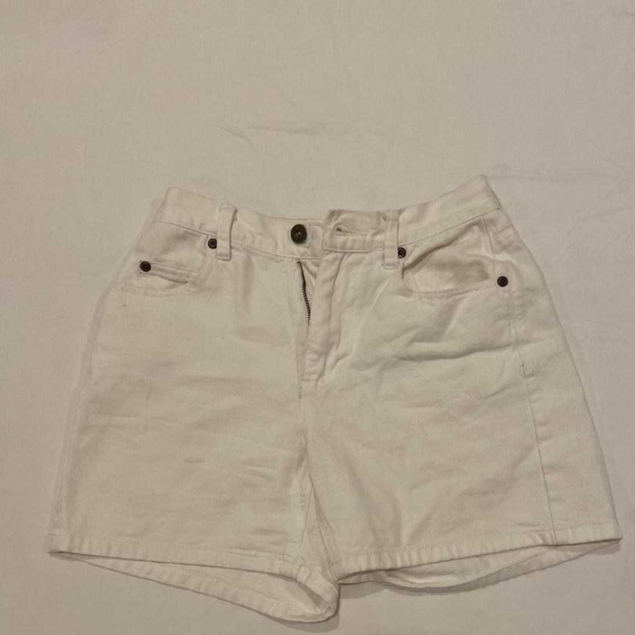 Liz Claiborne Women's White Shorts | Depop