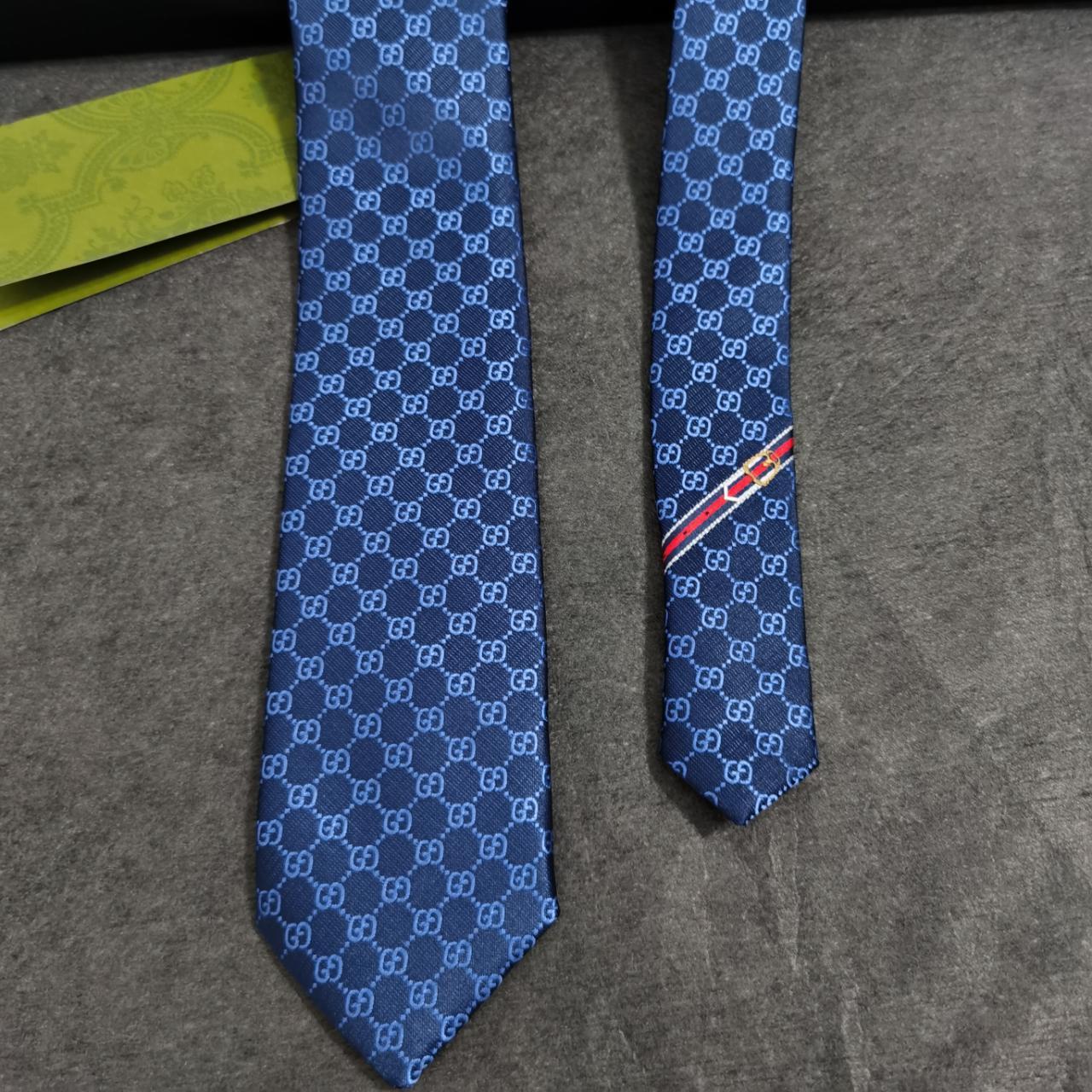 Gucci Men's Navy Scarf-wraps | Depop