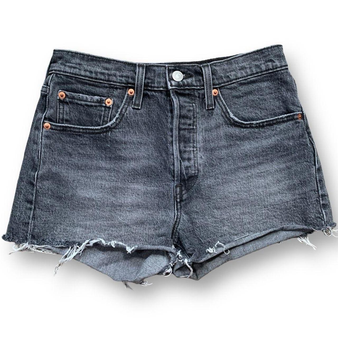 Levi's 501 high rise short with raw hem orders and rips