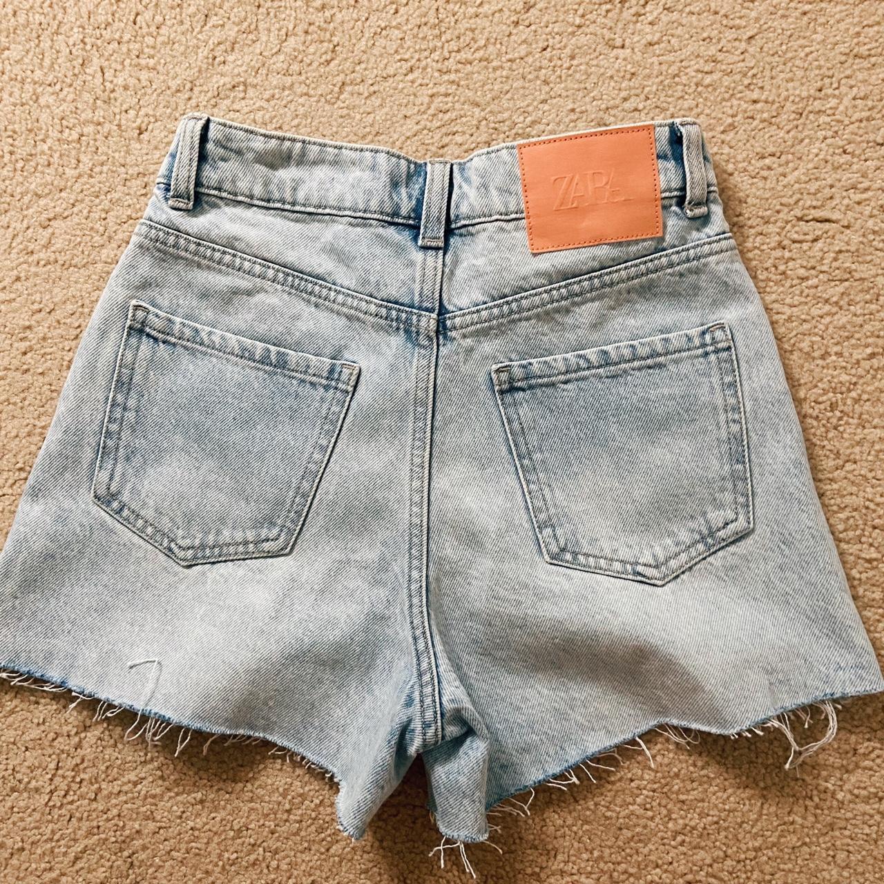 Zara light wash denim shorts Size 2/24” - Depop