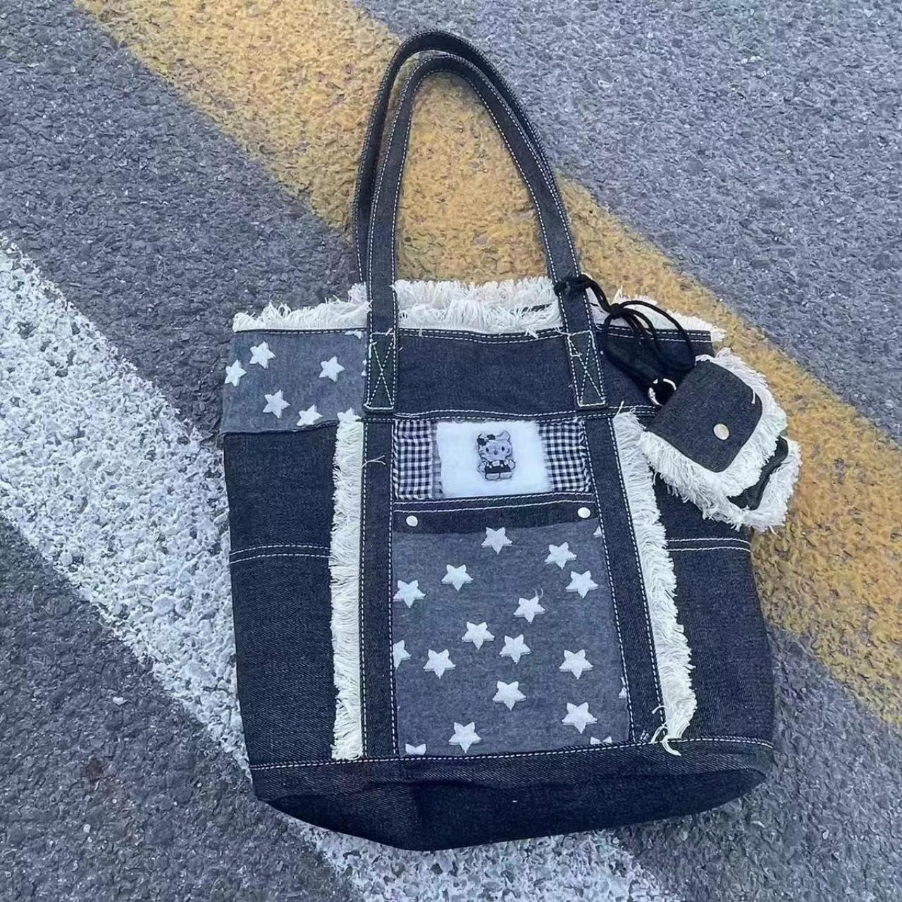 Hello kitty quilted Y2K shoulder bag from 2005 - Depop