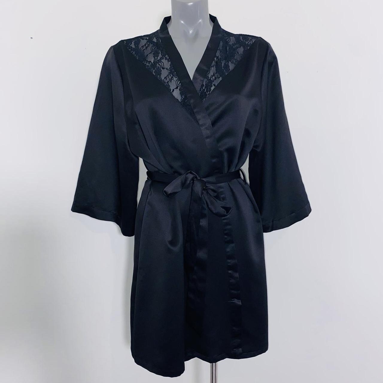 Victoria's Secret Women's Black Robe Depop