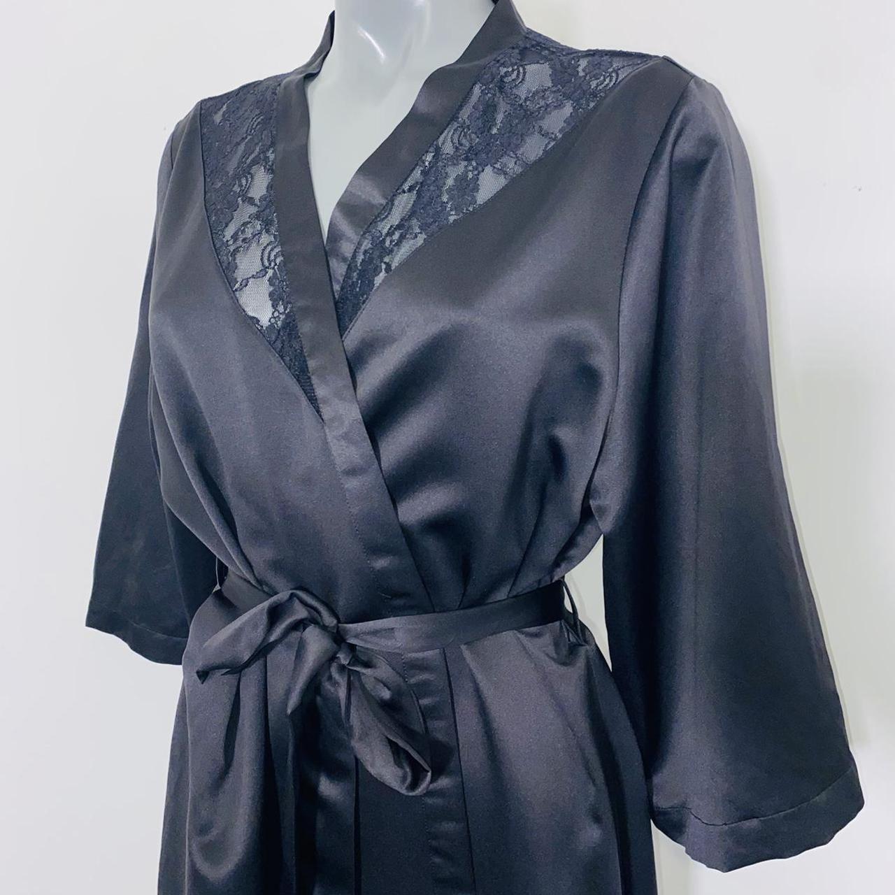 Victoria's Secret Women's Black Robe Depop