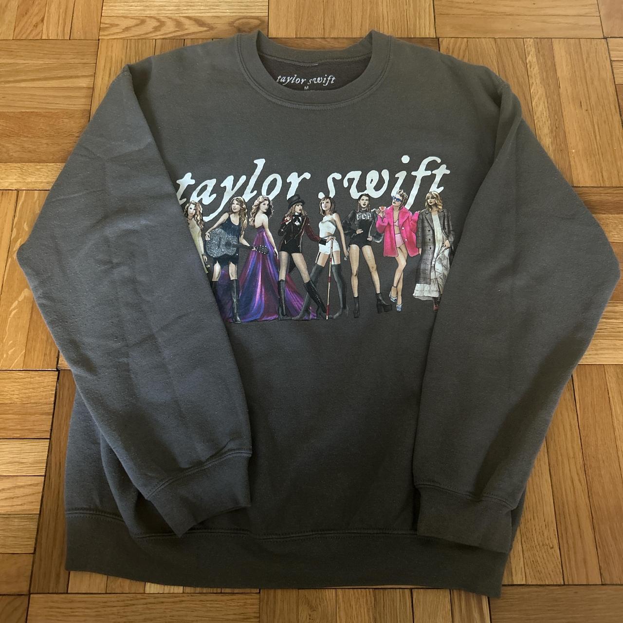 Taylor Swift orders folklore crewneck! (rare)