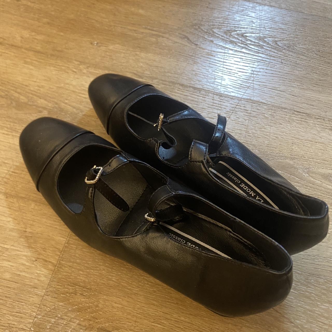 strappy black ballet flats