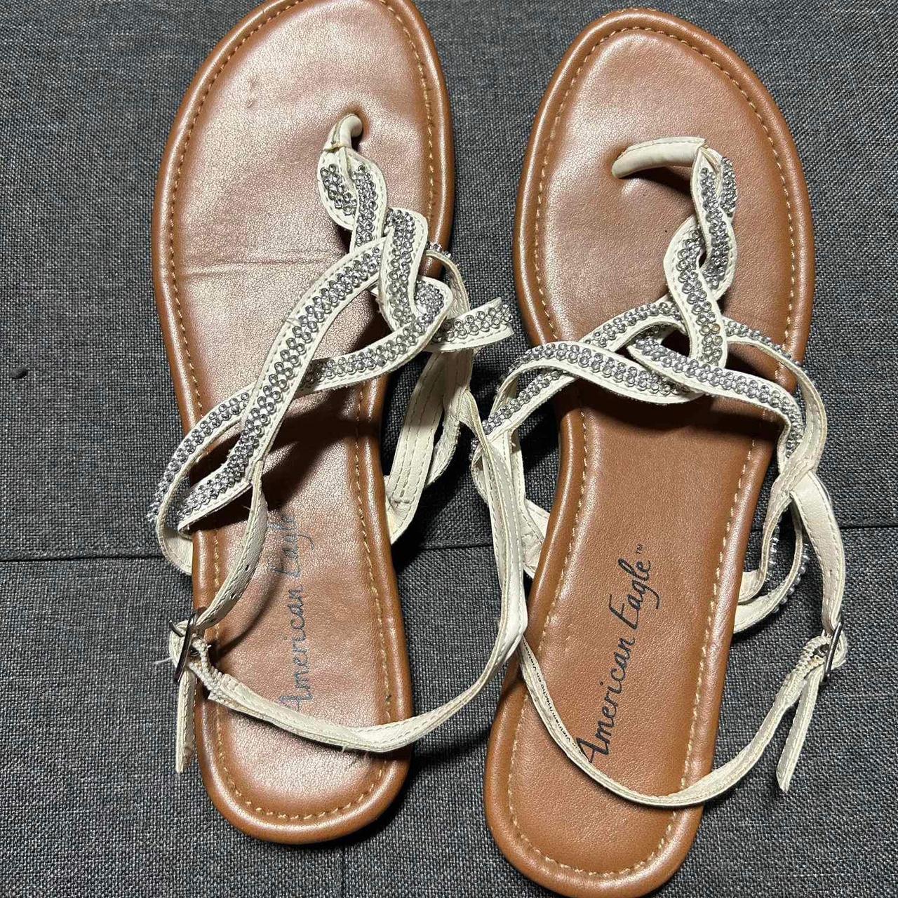 American eagle best sale white sandals