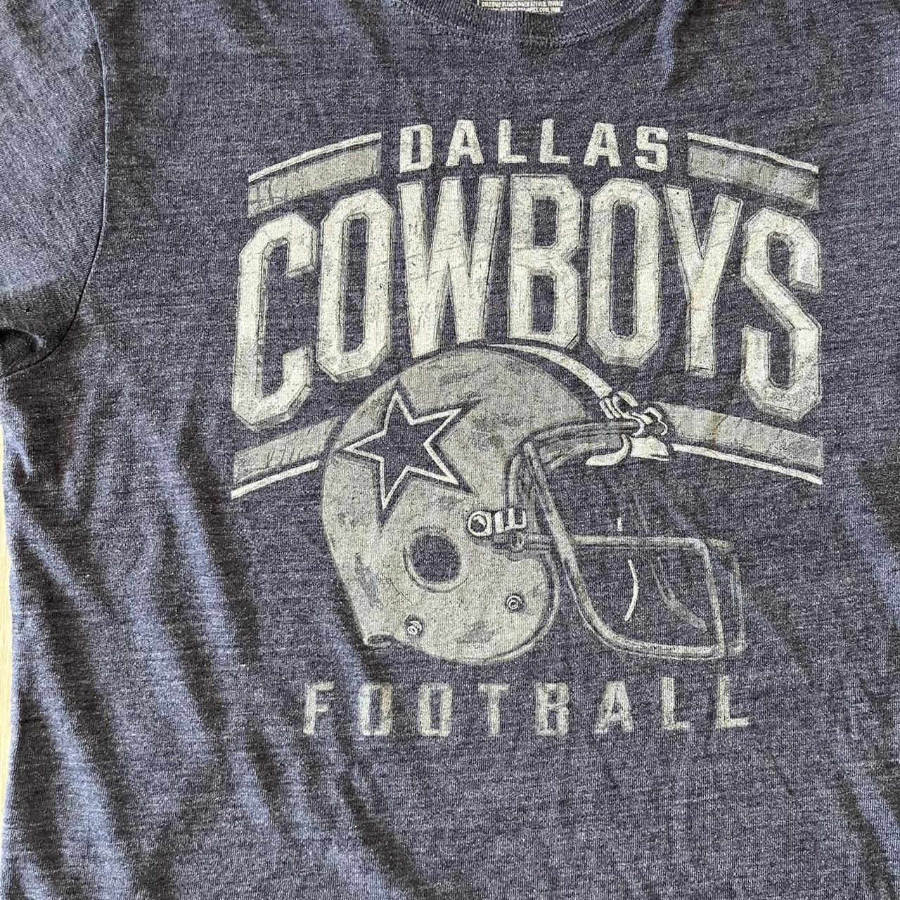 Navy Dallas Cowboys shirt! The front has a cute - Depop