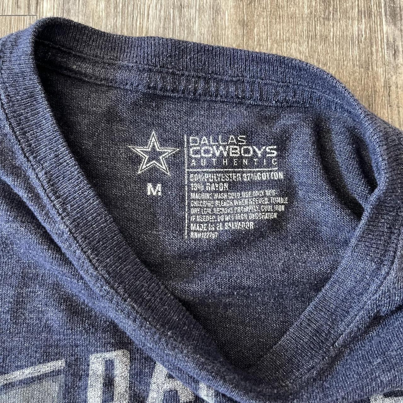 Navy Dallas Cowboys shirt! The front has a cute - Depop