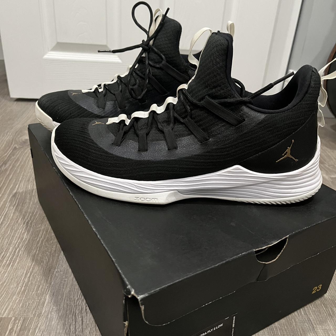 Jordan ultra fly 2 low best sale black white