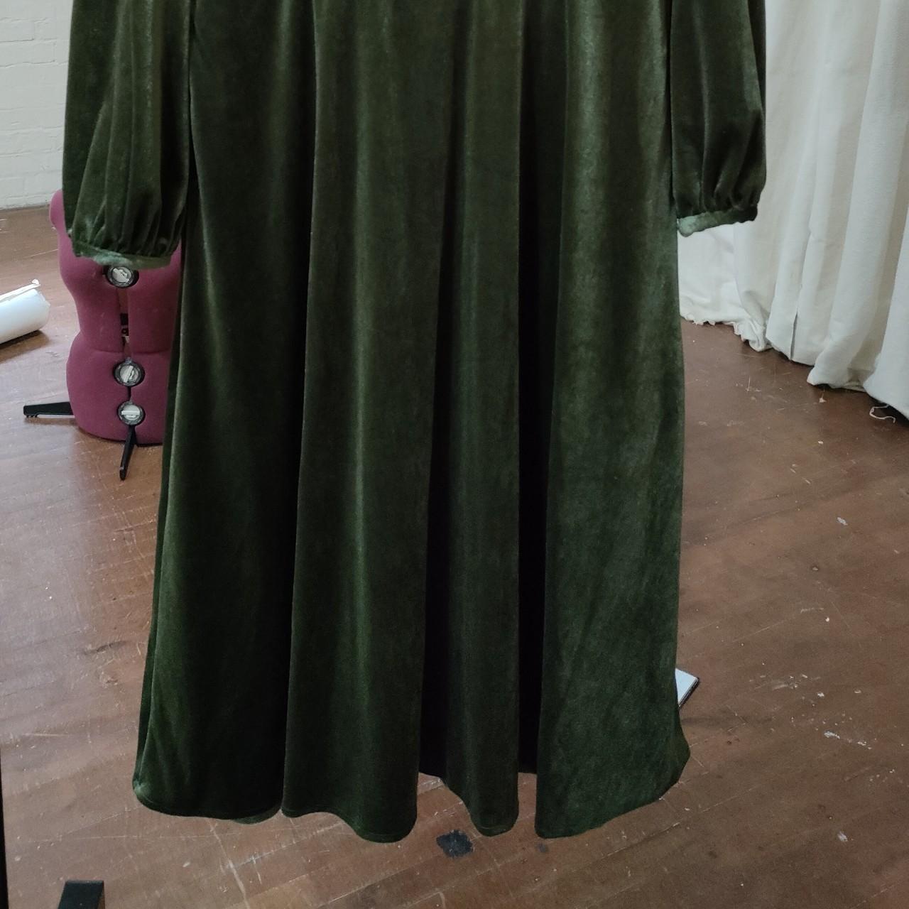 Stunning olive green velvet dress. UK... Depop