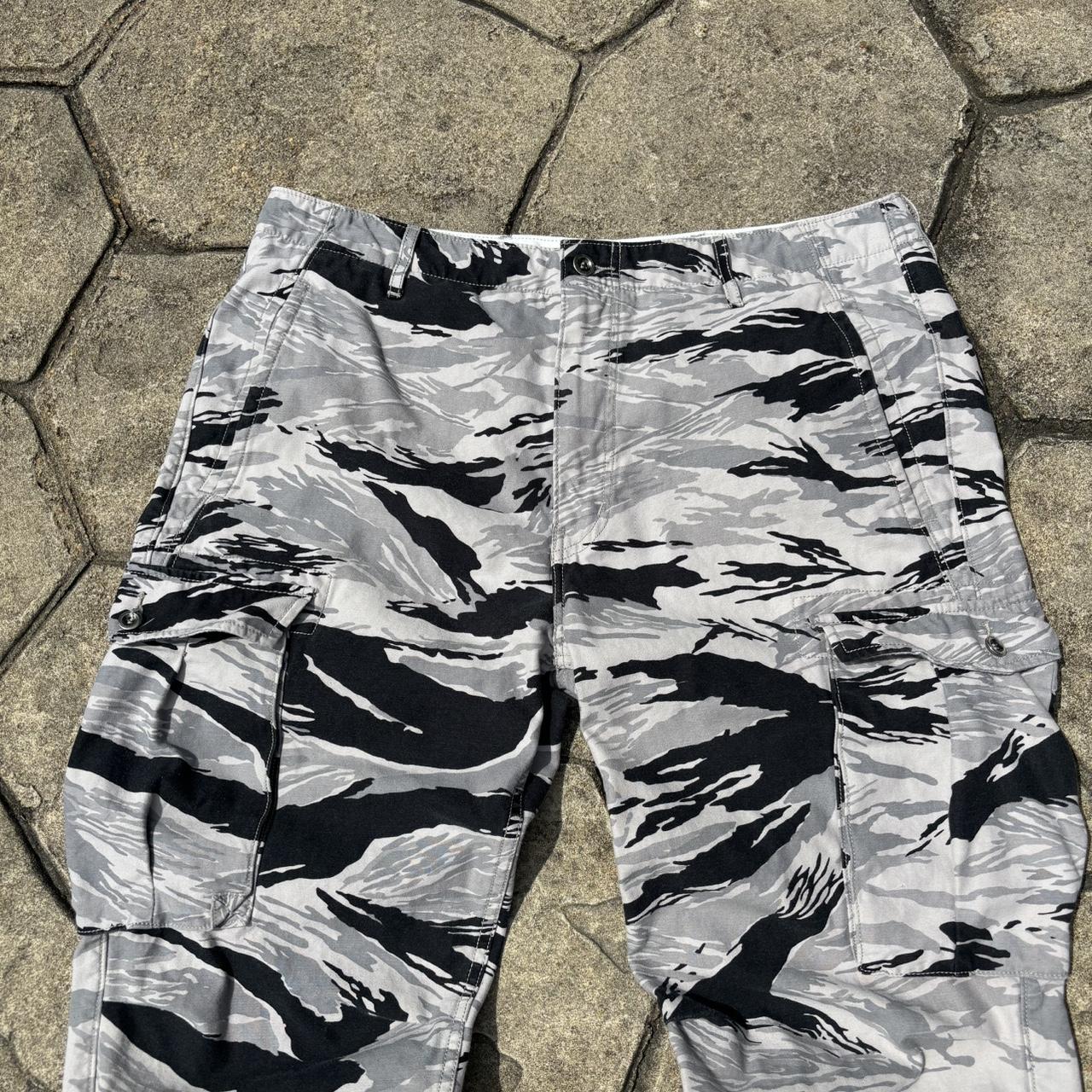 Y2K Levi’s Arctic Camo Print Casual Pants Fit:... - Depop