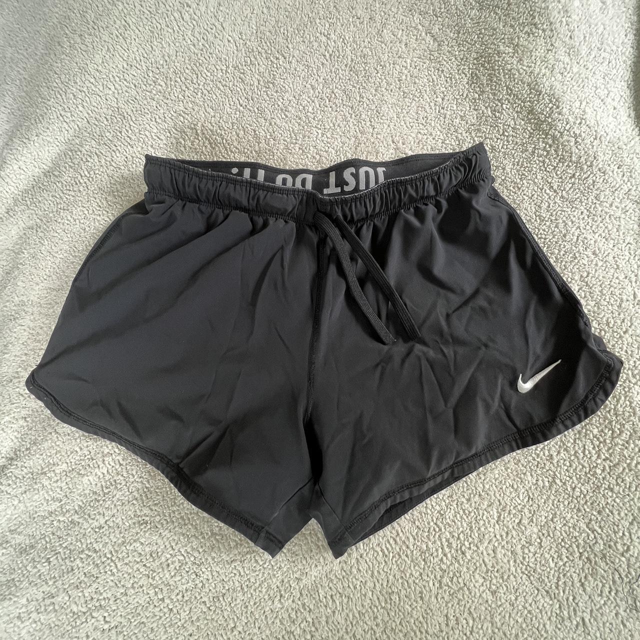 womens shorts nike black