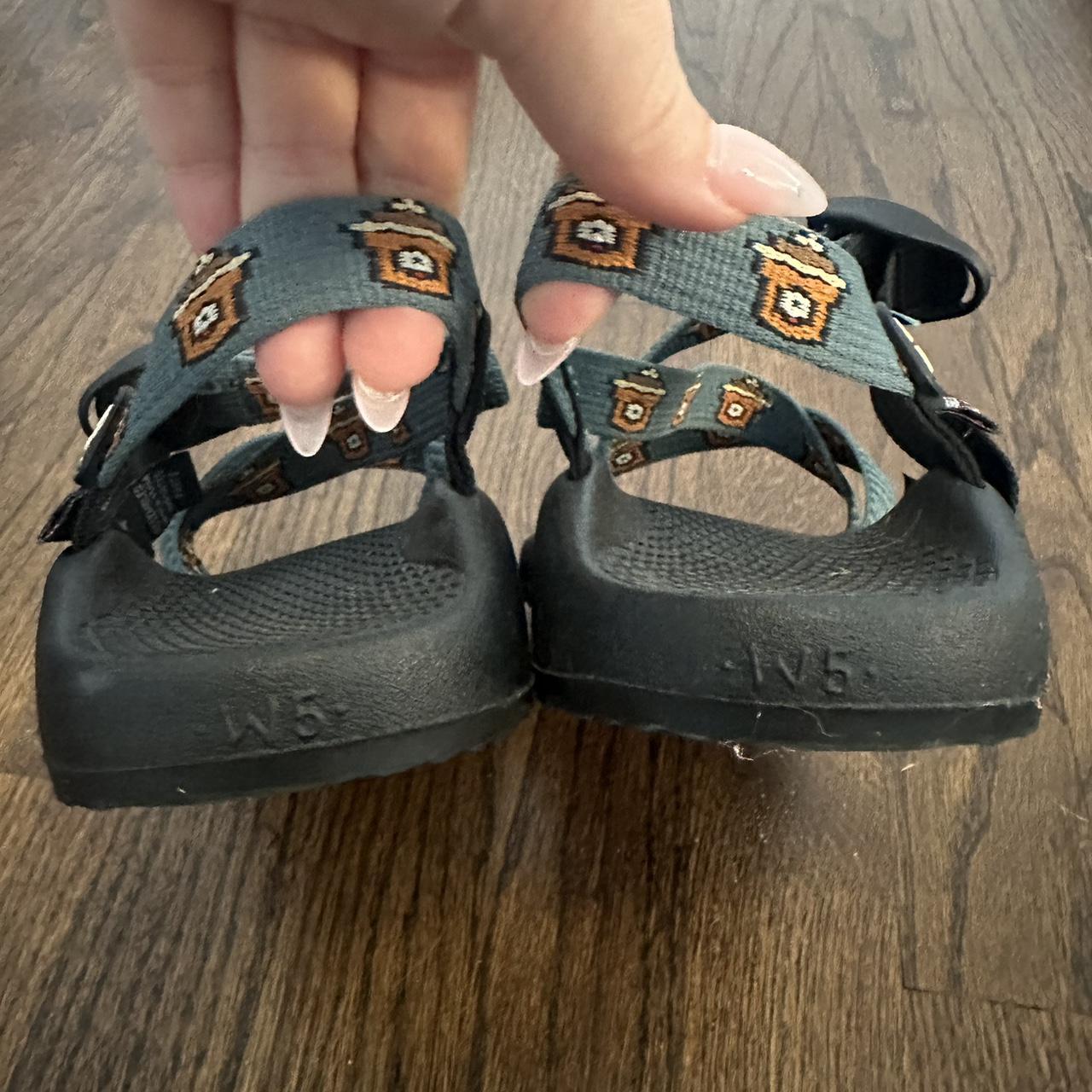 Smokey discount bear chacos