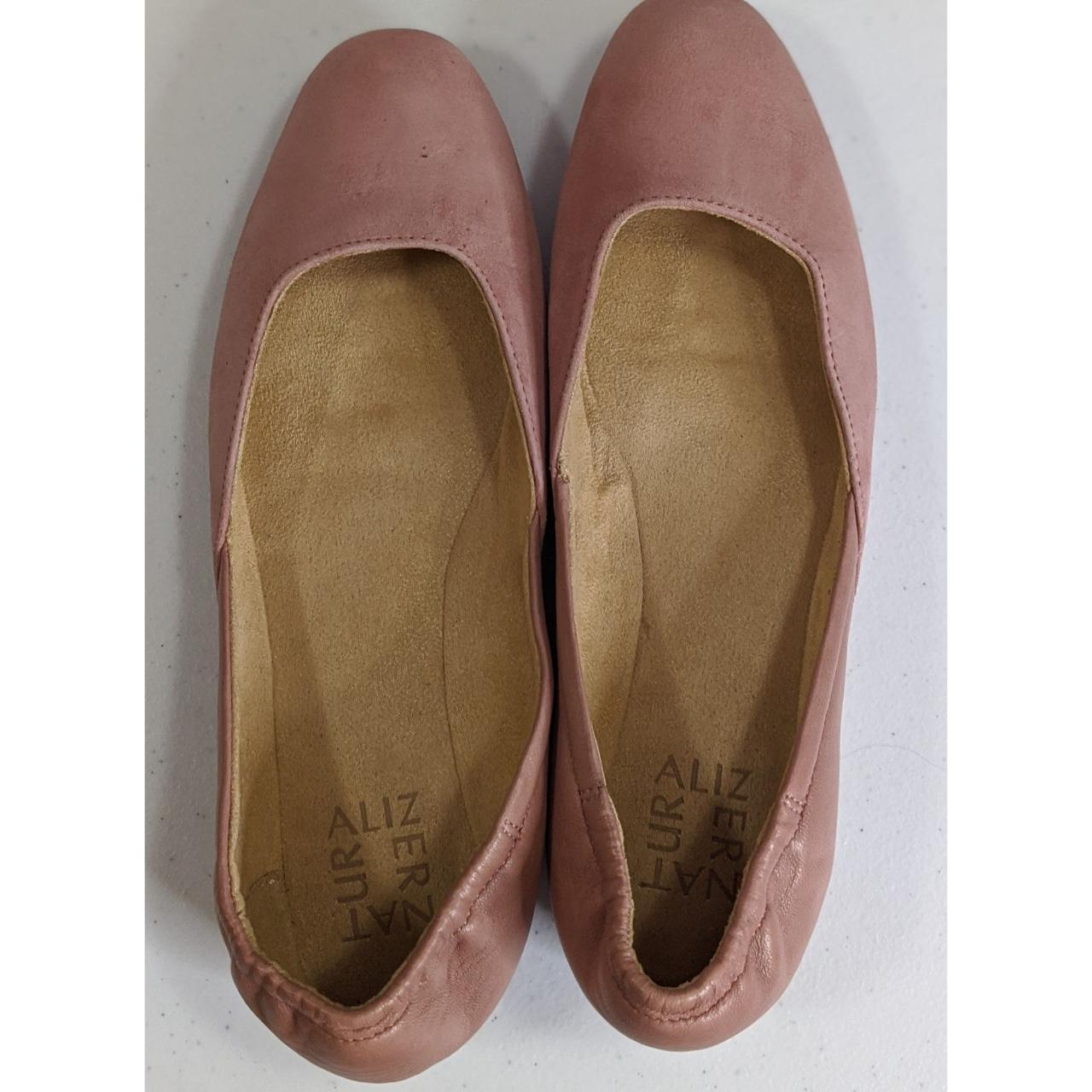 Naturalizer Pierce dusty rose ballet flats. Size. Depop