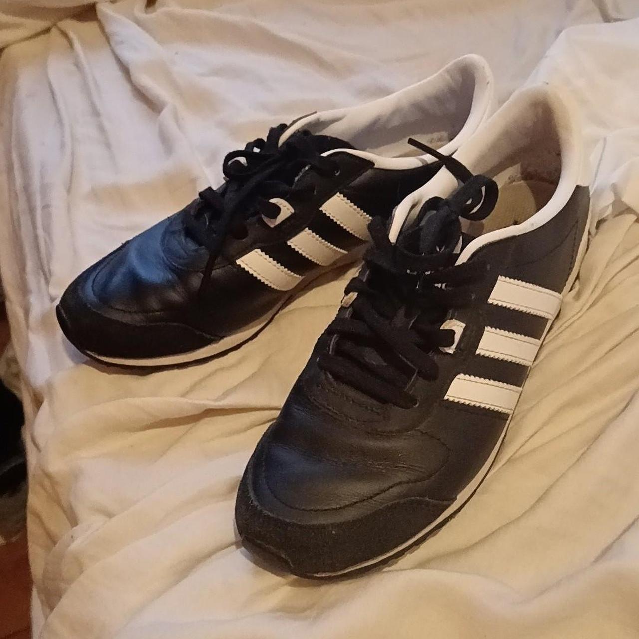 Adidas black and white striped shoes size 4. 5. y2k