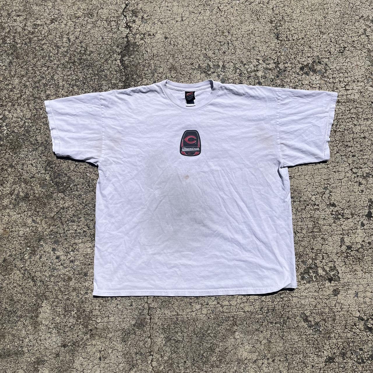 Nike Men's White and Red T-shirt | Depop