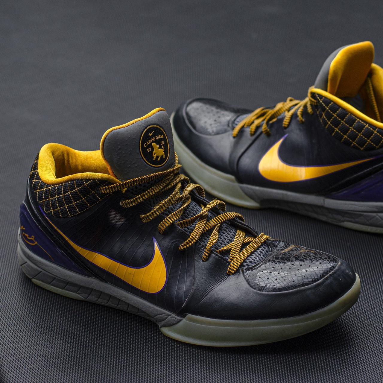 mens kobe 4