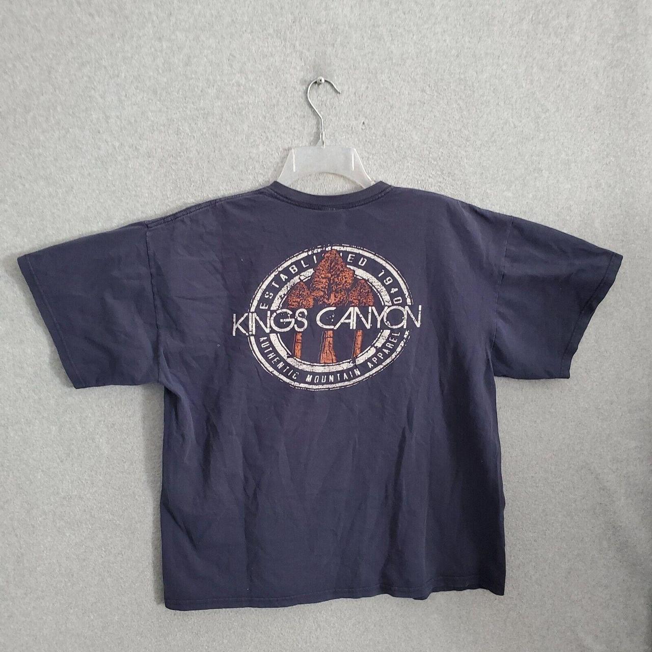 La Prairie Men's Navy T-shirt