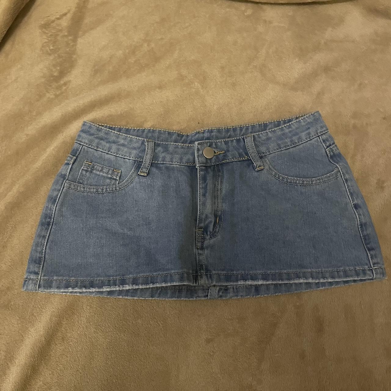 XS shein low rise mini skirt like new never worn... - Depop