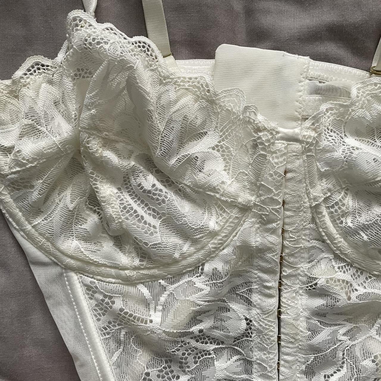 WHITE LACE CORSET TOP ☆ ╰─ 〉worn few times/great... - Depop