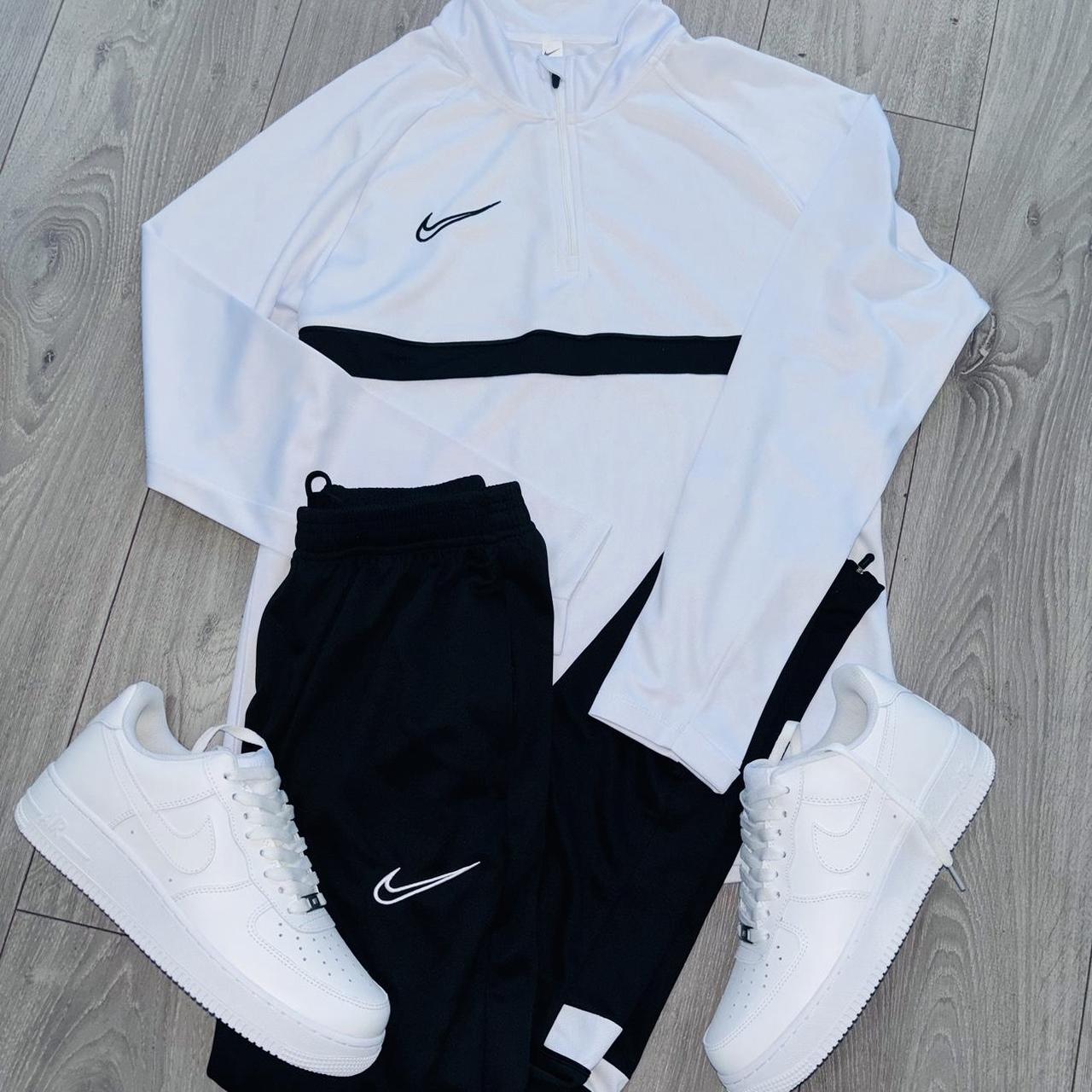 Nike Bundle 2024