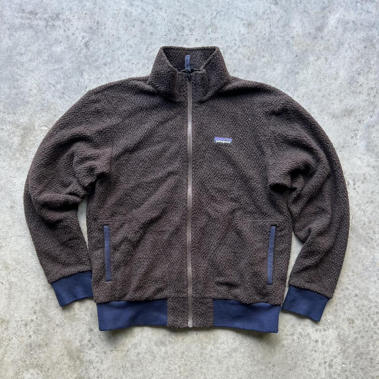 Mens Patagonia brown and navy blue trim fleece Depop