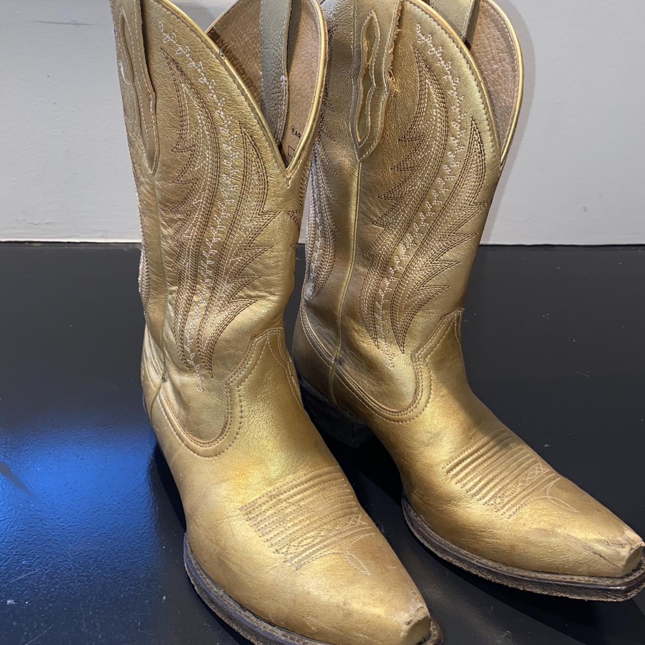 Ariat cheap gold boots