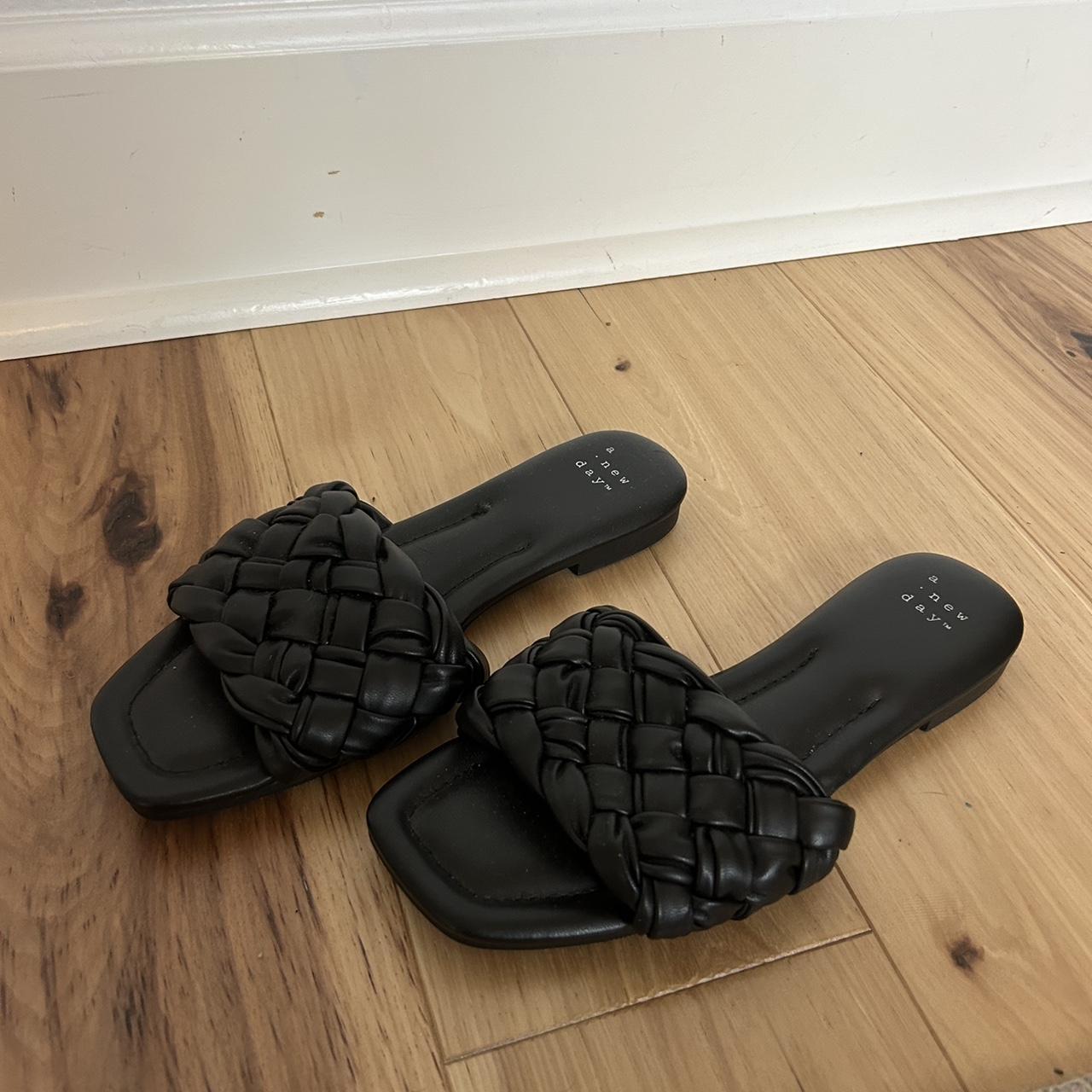 A new best sale day black slides