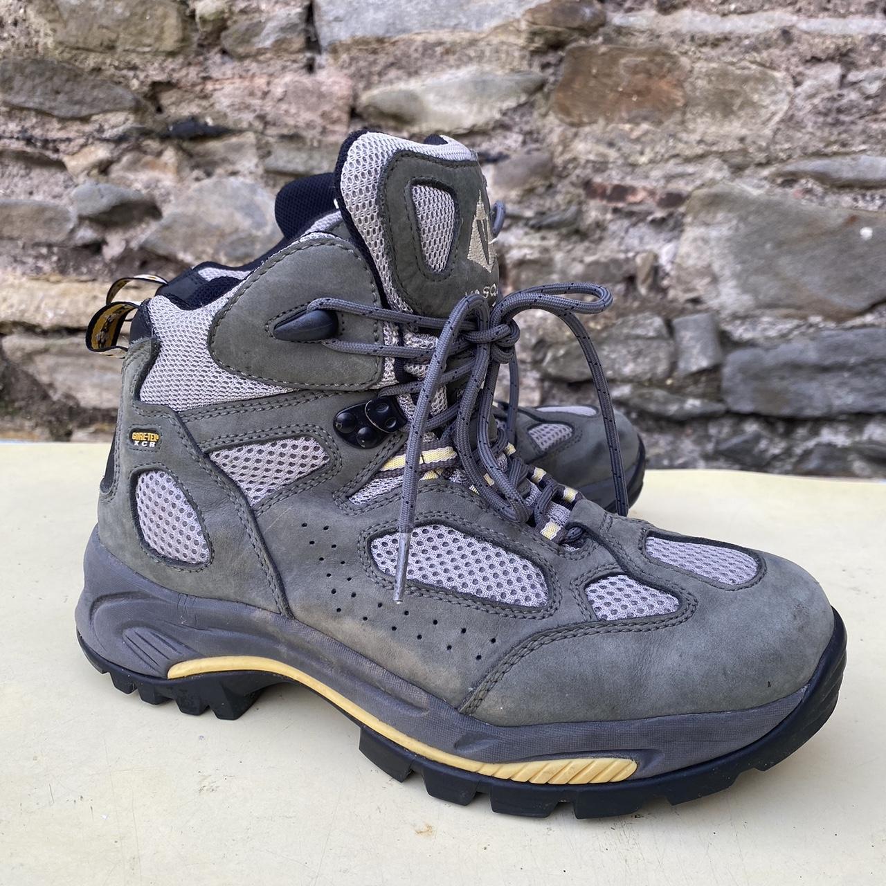 Vasque Size 6 Gorpcore Grey Hiking Boots With Vibram... - Depop