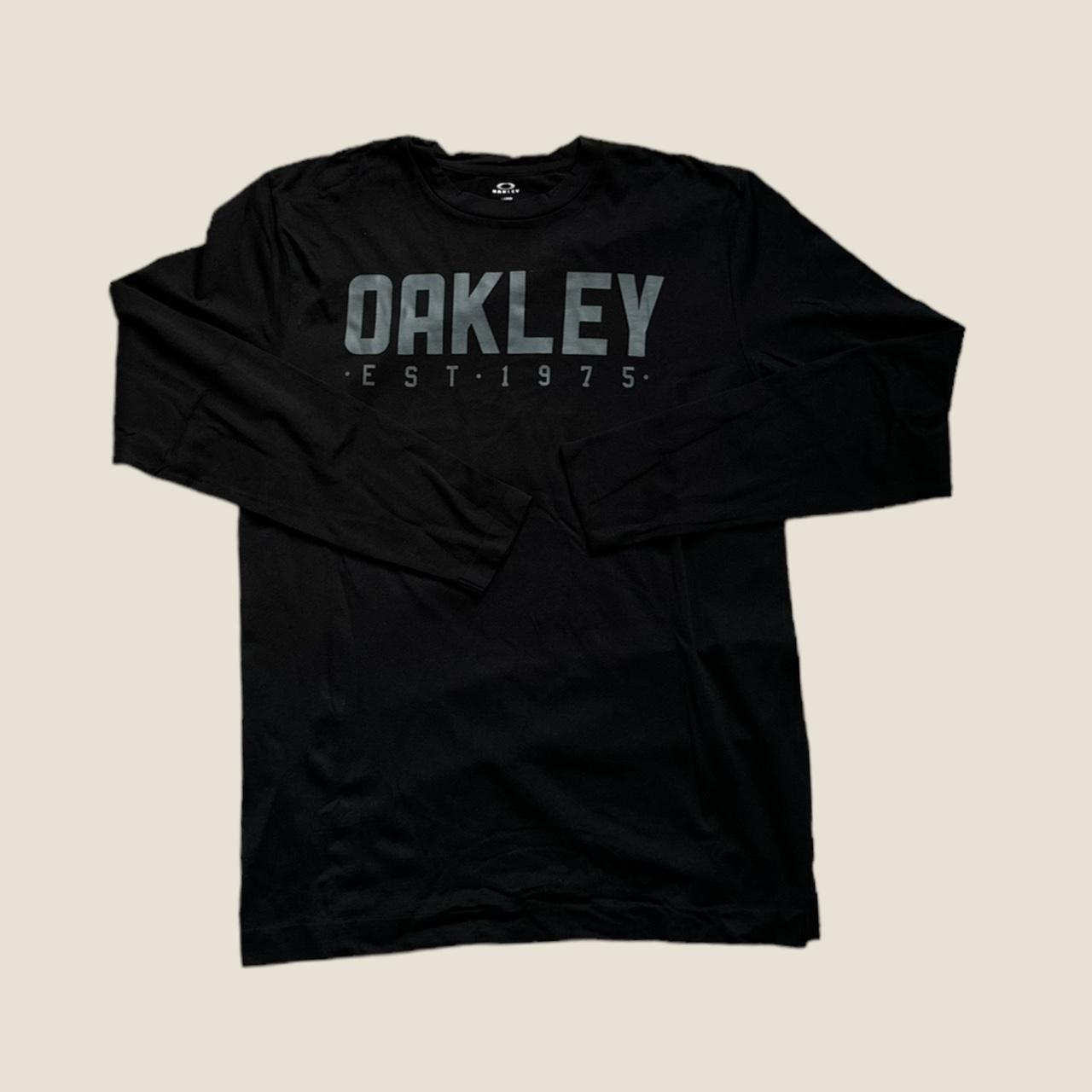 Oakley Long Sleeve T-Shirt • Size L. P2P-20. | Depop