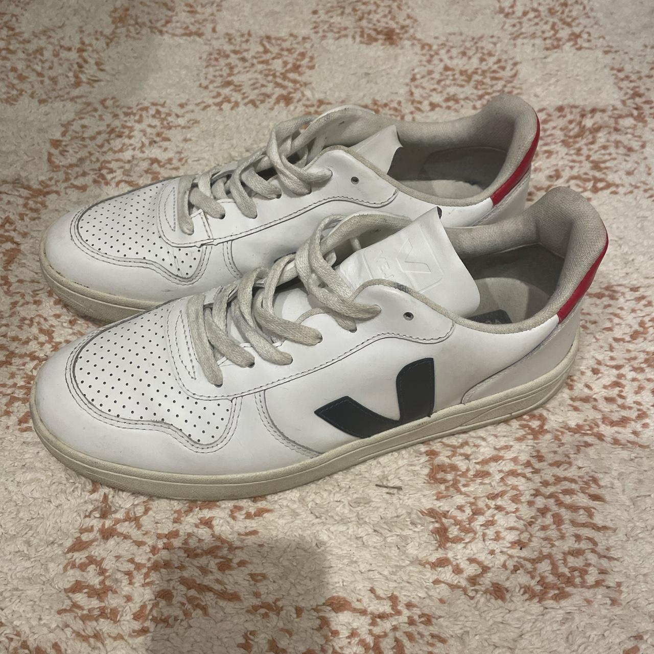 Veja Women's Trainers Depop